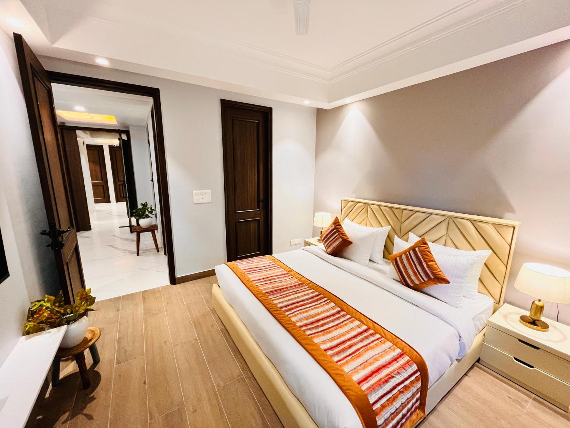 Hotel Gianmala Residency South Extension Near Aiims Delhi New Delhi Bagian luar foto