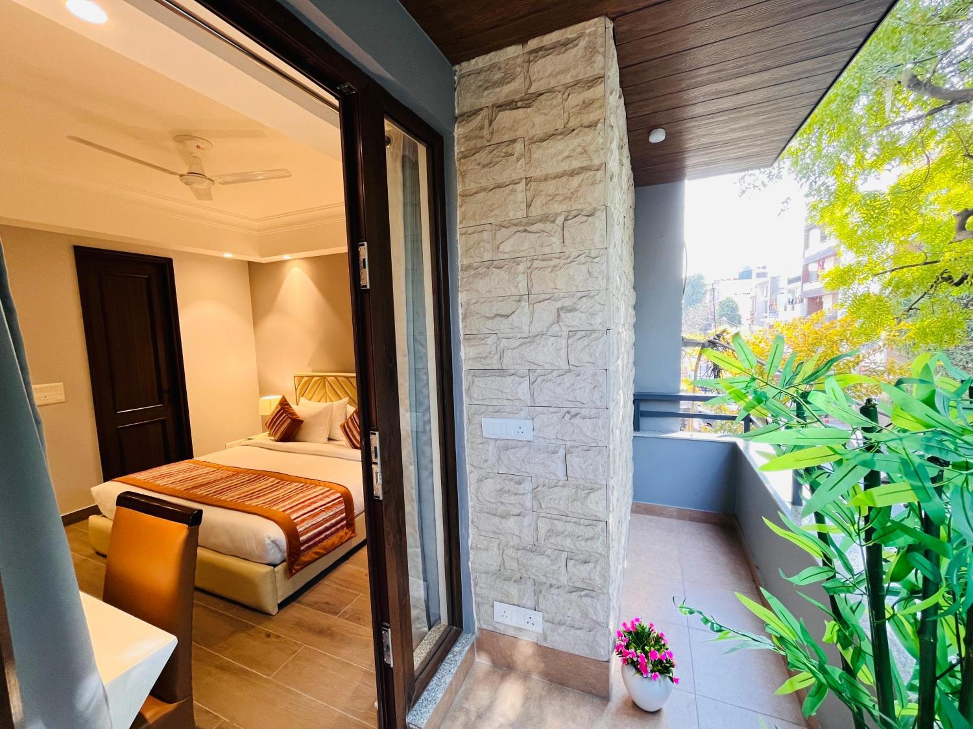 Hotel Gianmala Residency South Extension Near Aiims Delhi New Delhi Bagian luar foto