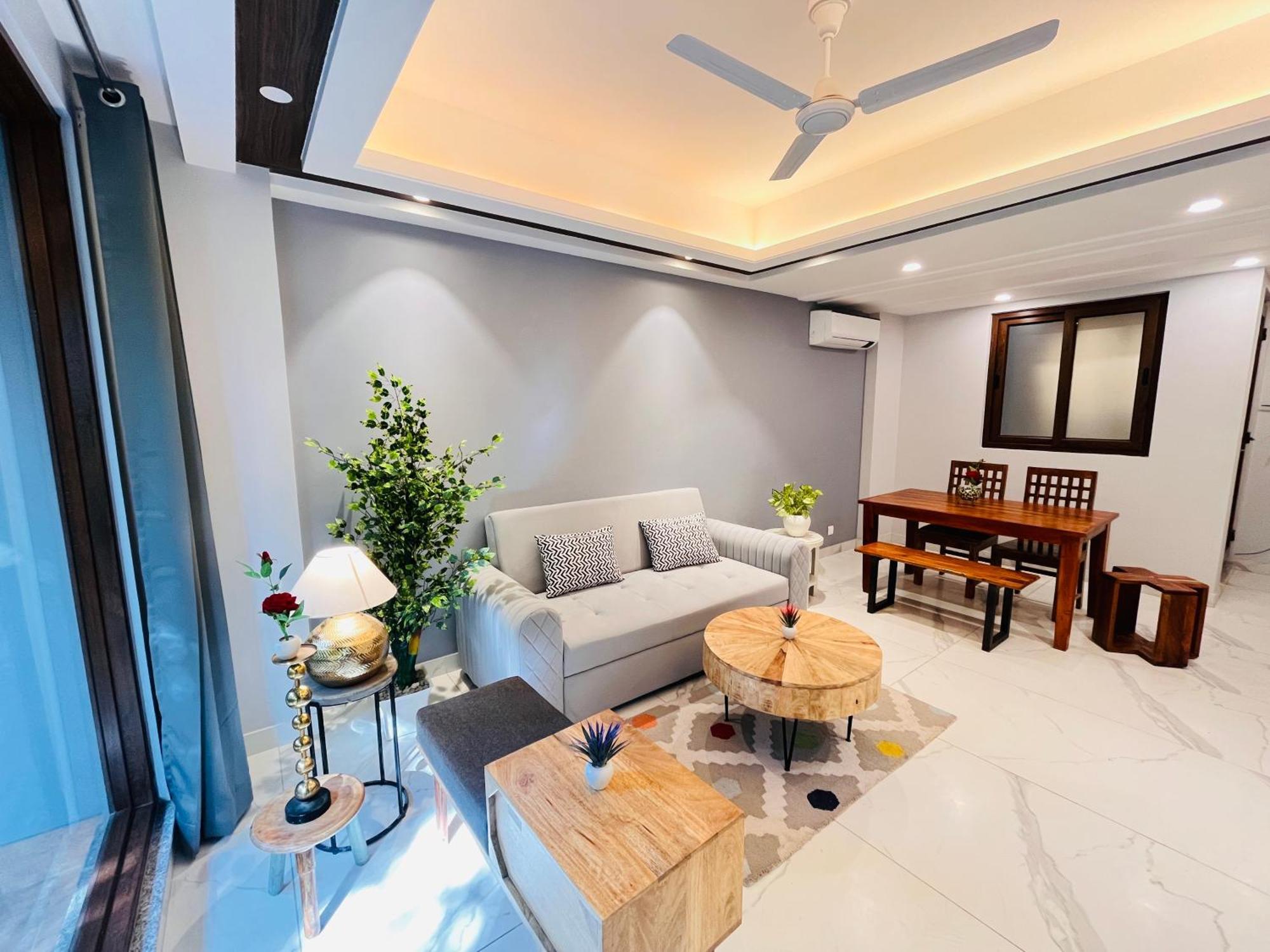 Hotel Gianmala Residency South Extension Near Aiims Delhi New Delhi Bagian luar foto