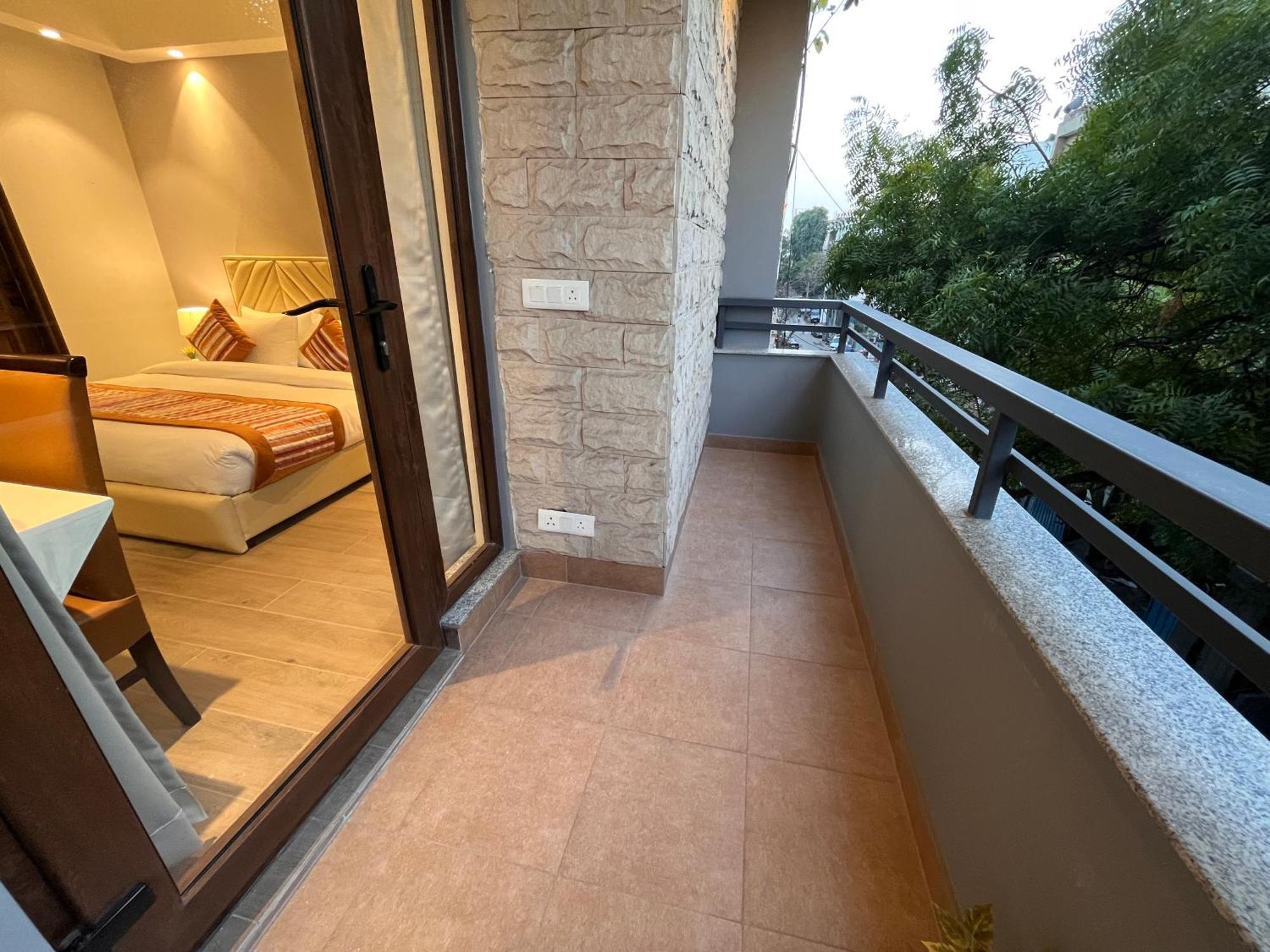 Hotel Gianmala Residency South Extension Near Aiims Delhi New Delhi Bagian luar foto