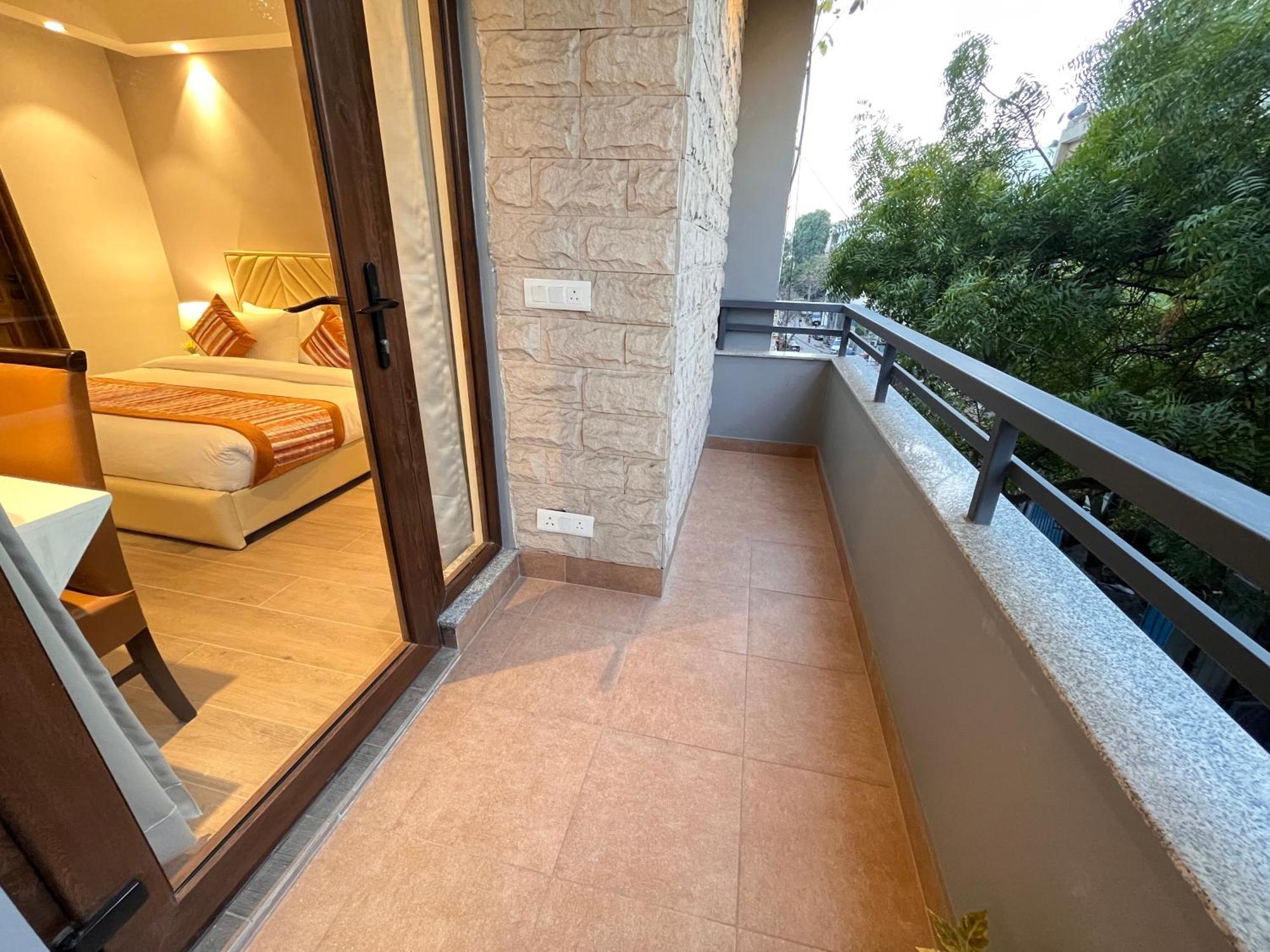 Hotel Gianmala Residency South Extension Near Aiims Delhi New Delhi Bagian luar foto