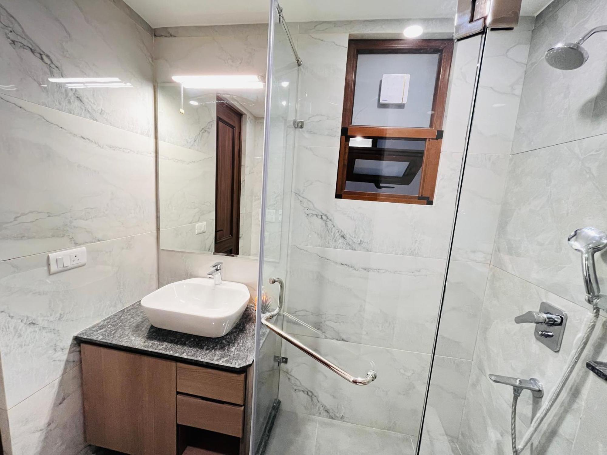 Hotel Gianmala Residency South Extension Near Aiims Delhi New Delhi Bagian luar foto