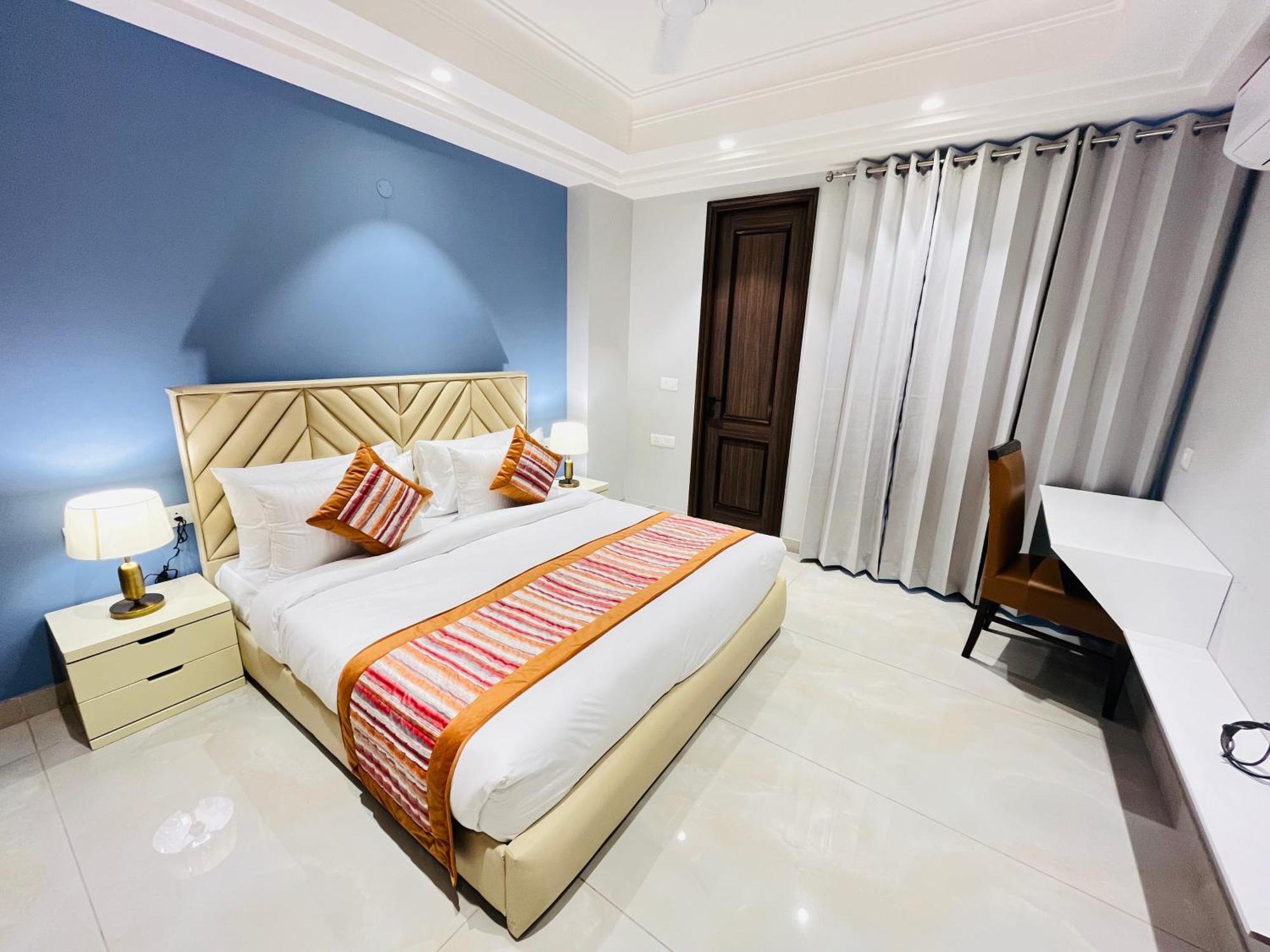 Hotel Gianmala Residency South Extension Near Aiims Delhi New Delhi Bagian luar foto